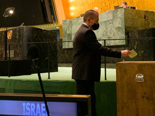 Embaixador Gilad Erdan vota na ONU